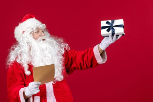 Санта Клаус, червоний фон, Новий Рік 2024, подарунок, новорічні шпалери